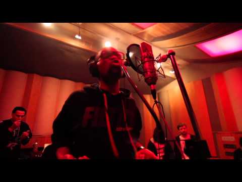 Post image for Peoples – Never Coming Down (Video)